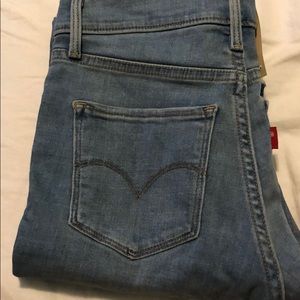 Levi 315 shaping bootcut